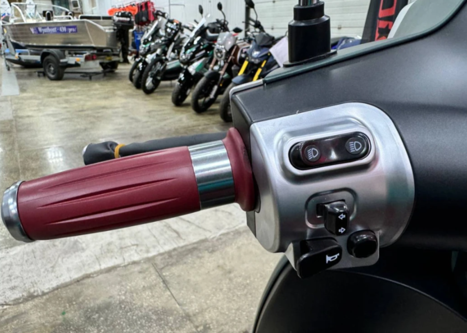 Скутер PROMAX Miami 240 (49) в Астрахани