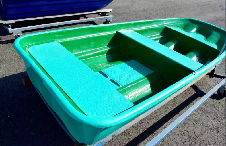 Стеклопластиковая лодка Старт (тримаран) в Астрахани