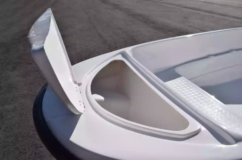 Стеклопластиковая лодка Пингвин (тримаран) в Астрахани