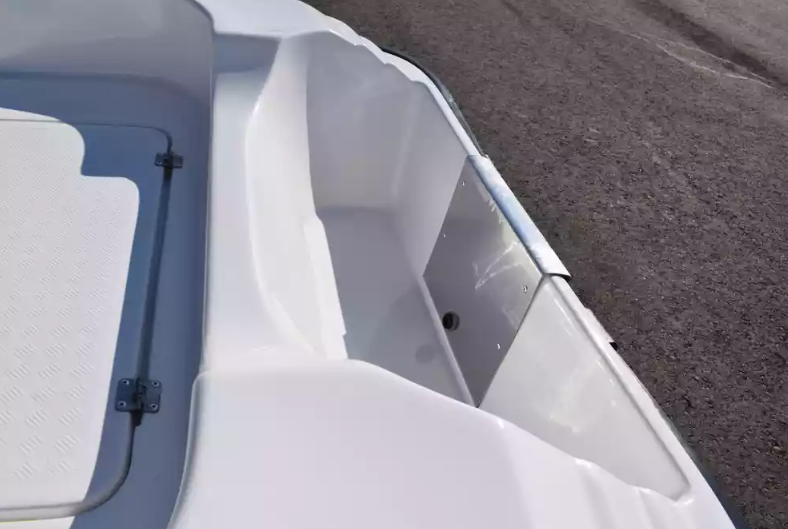 Стеклопластиковая лодка Пингвин (тримаран) в Астрахани