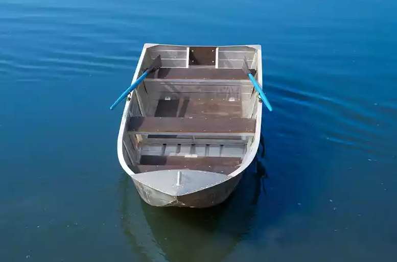 Алюминиевая лодка Вятка-Профи 32 в Астрахани