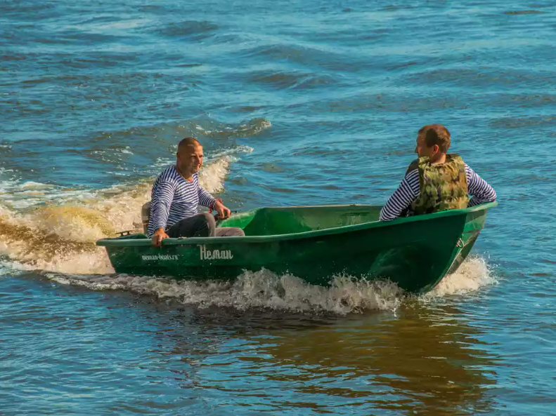 Стеклопластиковая лодка Neman-340 (тримаран) в Астрахани