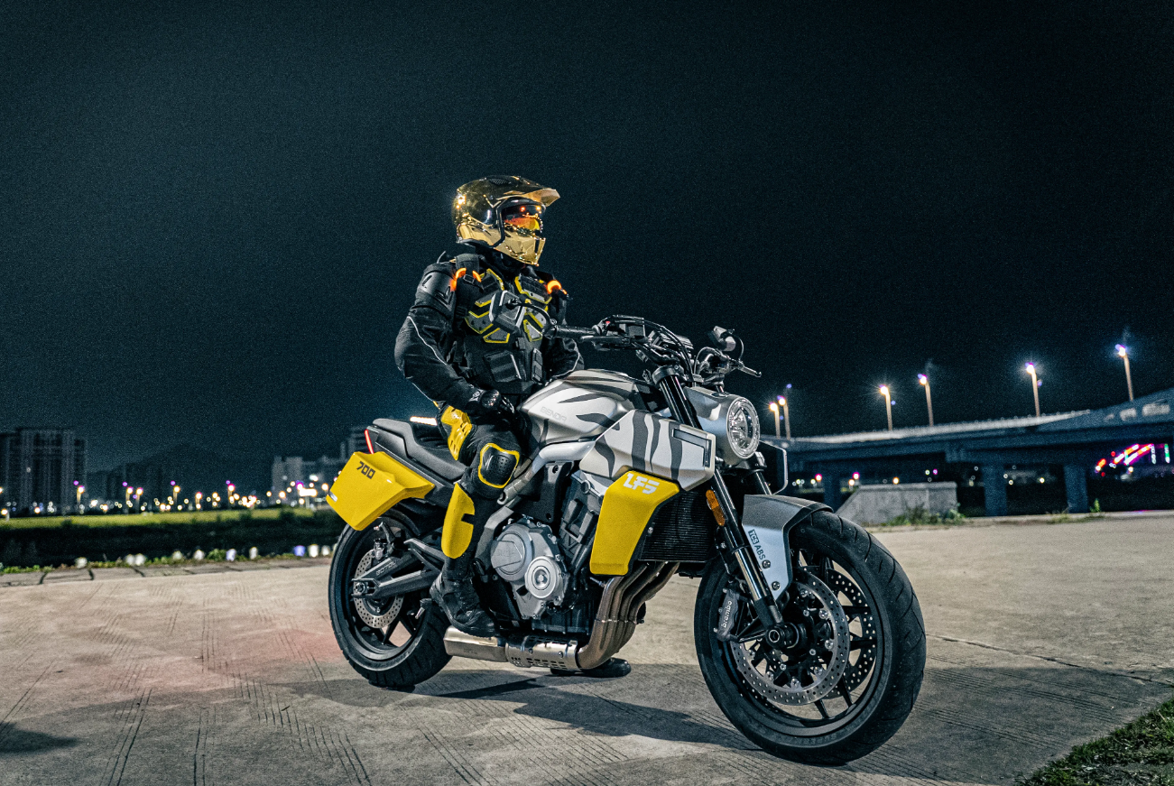 Мотоцикл Benda LFS 700 в Астрахани