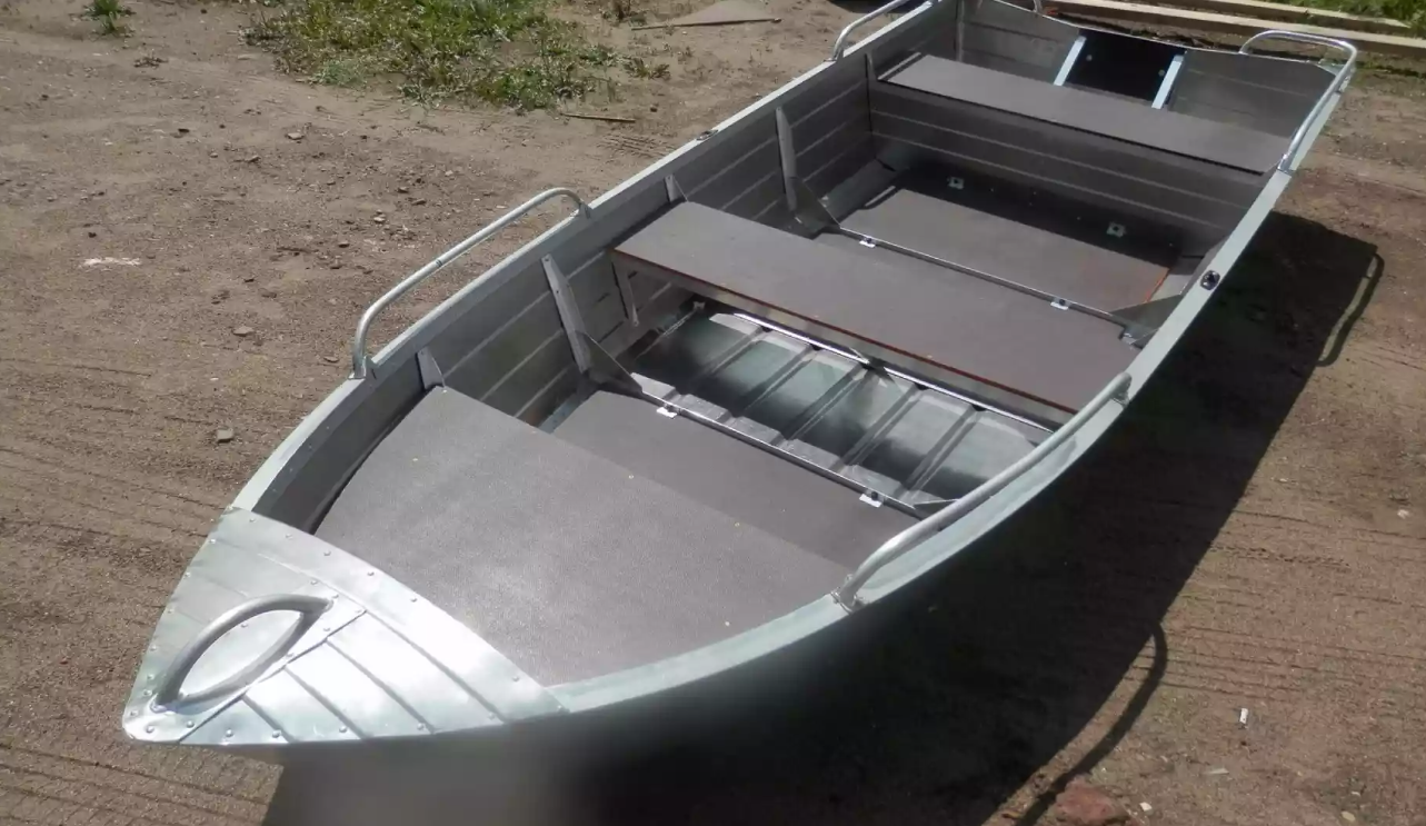 Алюминиевая лодка Вятка-Профи 32 в Астрахани