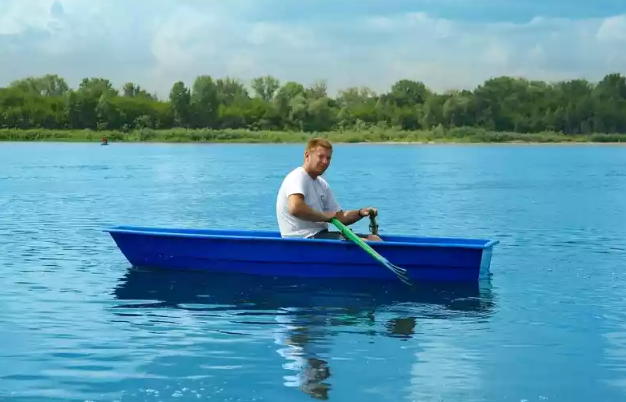 Стеклопластиковая лодка Малютка в Астрахани