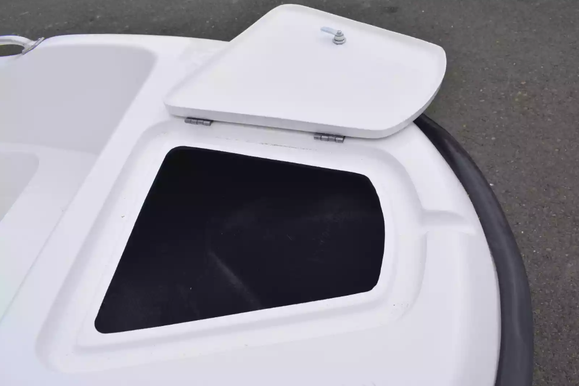 Стеклопластиковая лодка Пингвин New (тримаран) в Астрахани