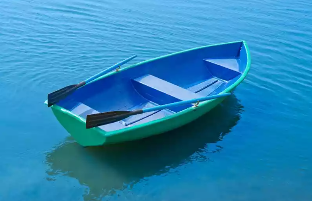 Стеклопластиковая лодка Дельфин в Астрахани