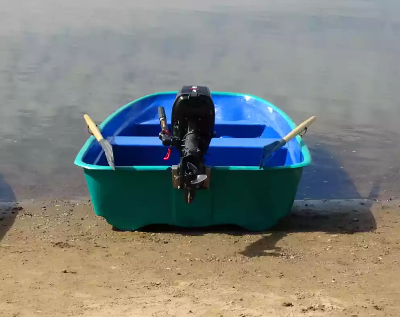 Стеклопластиковая лодка Старт (тримаран) в Астрахани