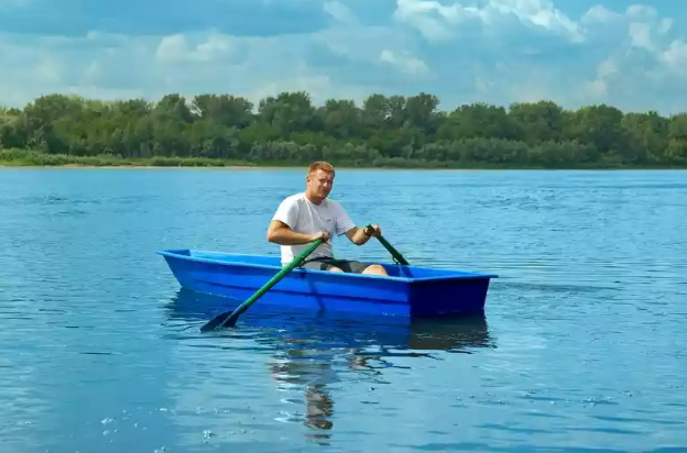 Стеклопластиковая лодка Малютка в Астрахани