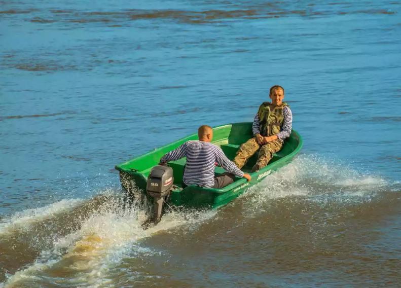 Стеклопластиковая лодка Neman-340 (тримаран) в Астрахани