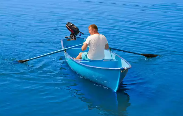 Стеклопластиковая лодка Омуль в Астрахани