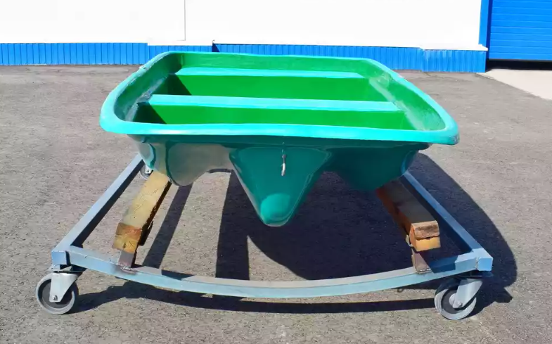 Стеклопластиковая лодка Старт (тримаран) в Астрахани