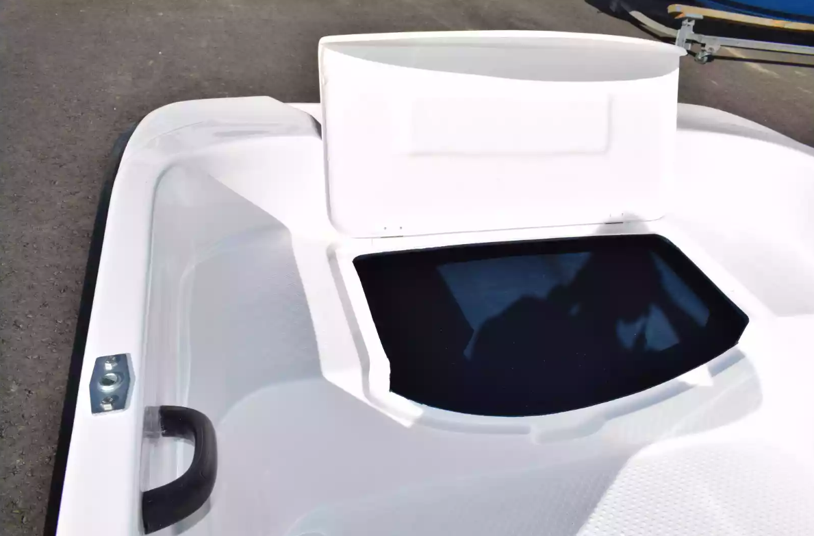 Стеклопластиковая лодка Пингвин (тримаран) в Астрахани