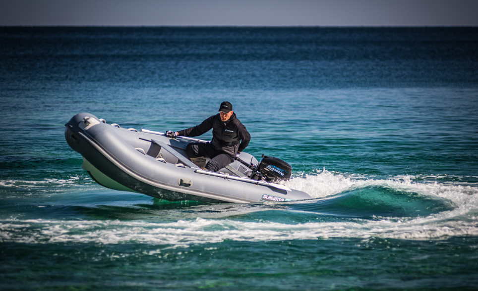 Лодка GLADIATOR RIB380AL в Астрахани