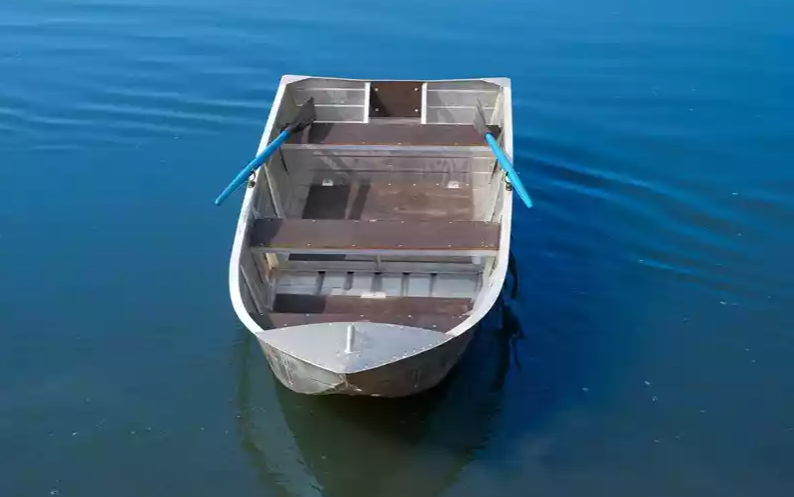 Алюминиевая лодка Вятка-Профи 37 в Астрахани