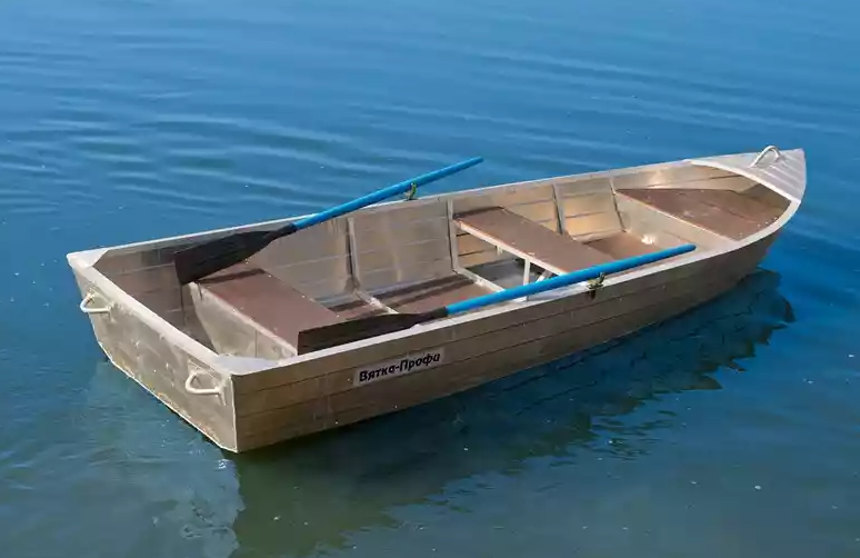 Алюминиевая лодка Вятка-Профи 32 в Астрахани