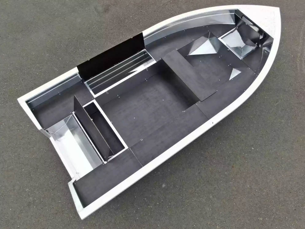 Алюминиевая лодка  Неман-420 в Астрахани