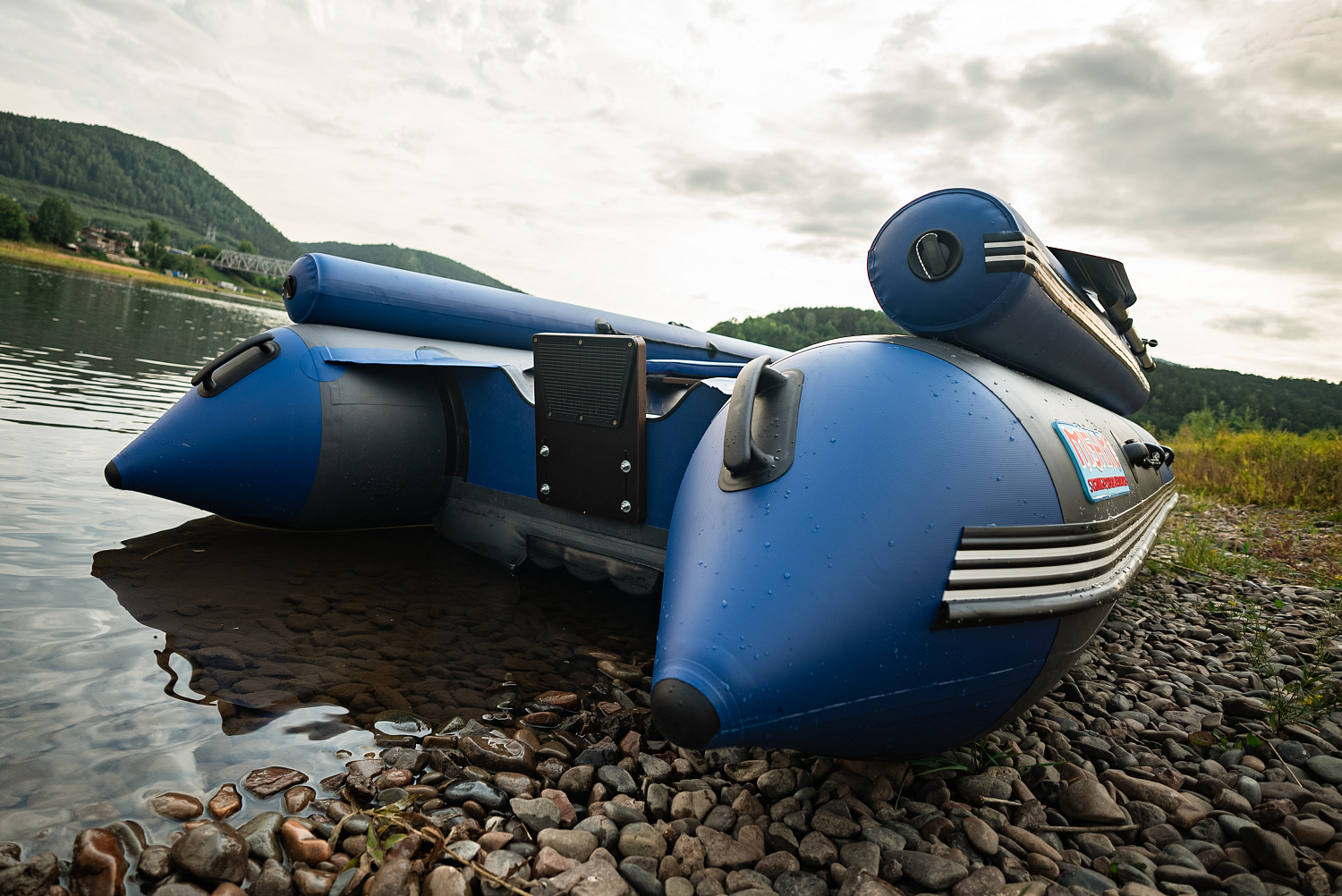 Лодка MISHIMO RIVER FJET PRO 430  под водомет в Астрахани