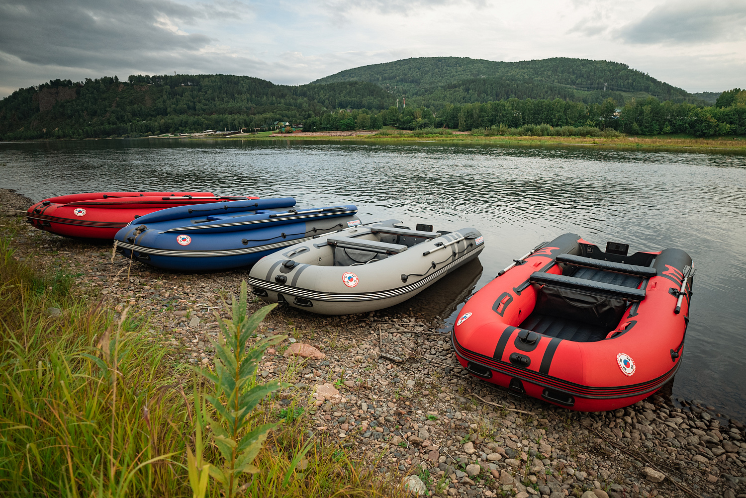 Лодка MISHIMO RIVER FJET PRO 430  под водомет в Астрахани